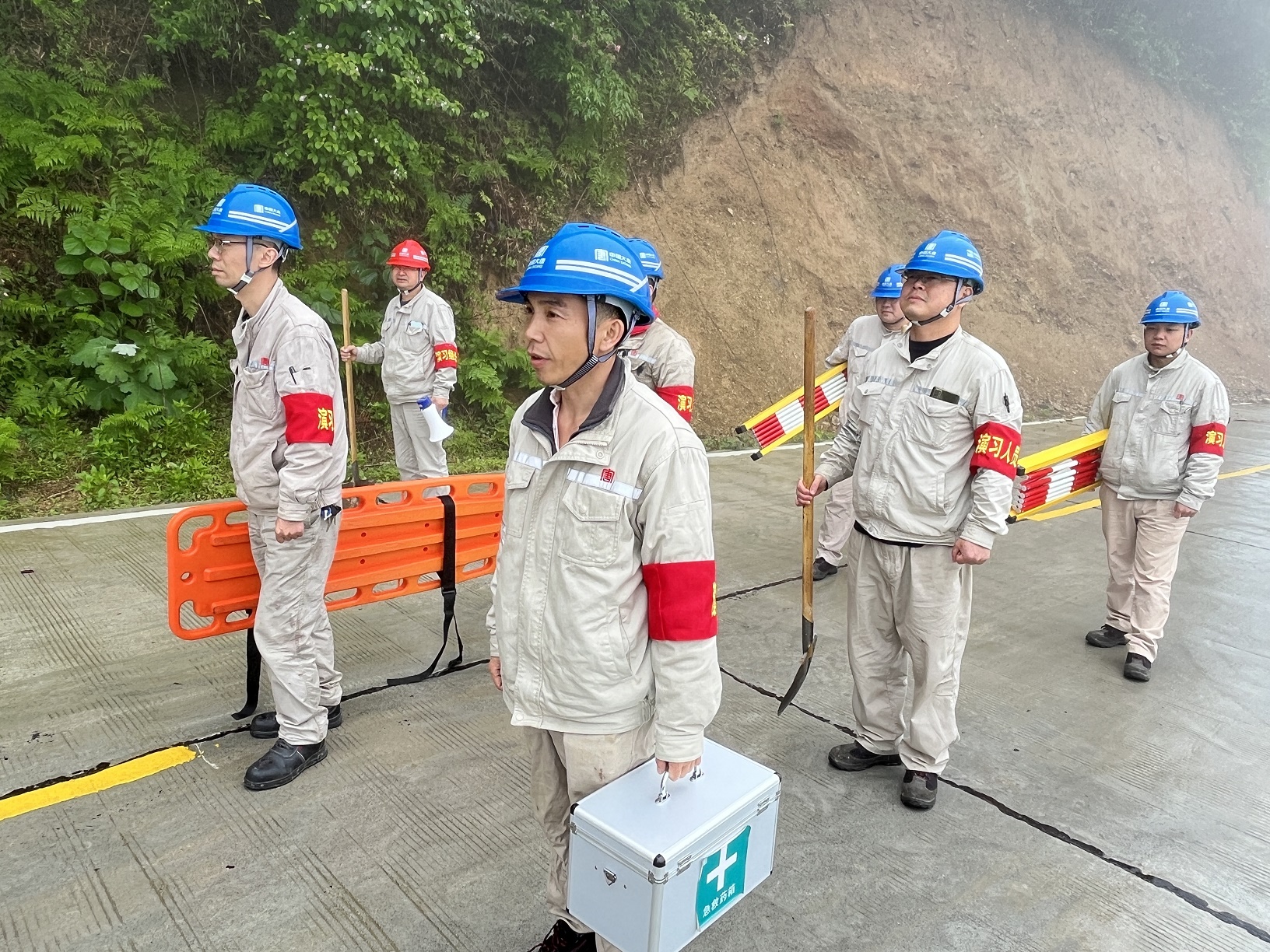 1720744228559031251.jpg 开展地质灾害演练.jpg