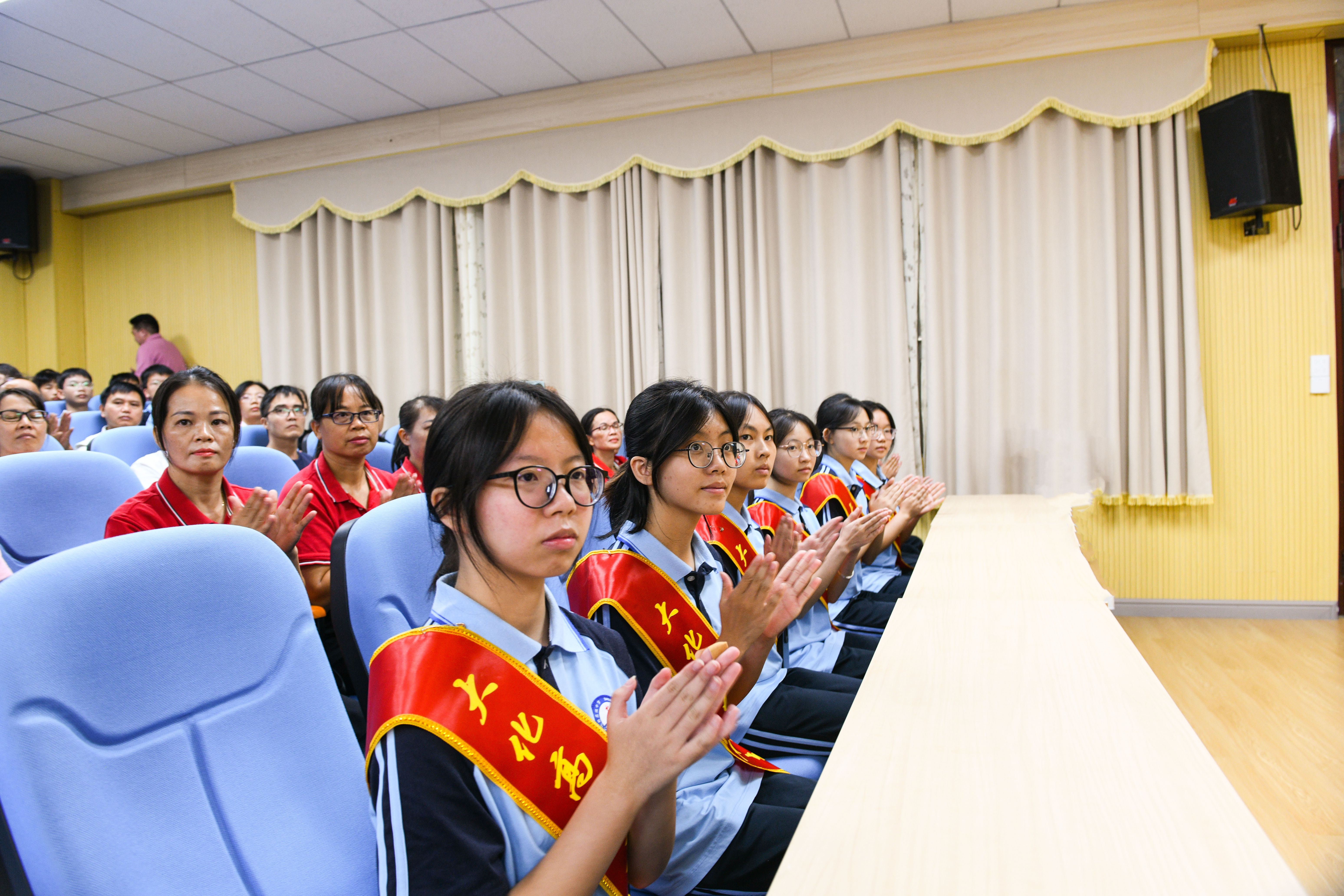 1727243230789096071.jpg 2、2024p站视频
筑梦“三金”发放现场--李阳摄.jpg